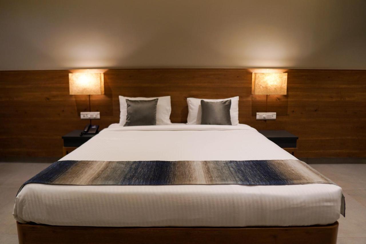 Cosmique Clarks Inn Suites Goa Madgaon Εξωτερικό φωτογραφία