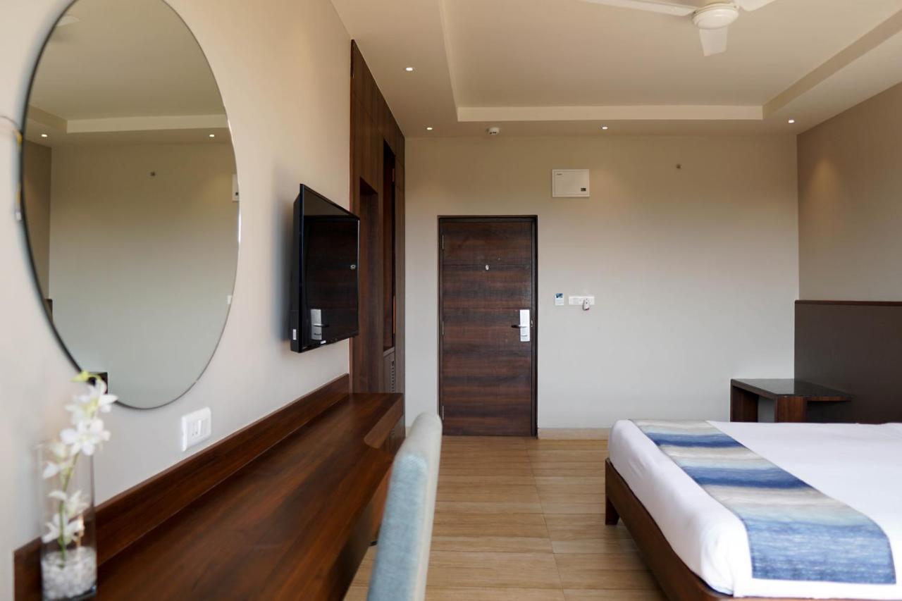 Cosmique Clarks Inn Suites Goa Madgaon Εξωτερικό φωτογραφία