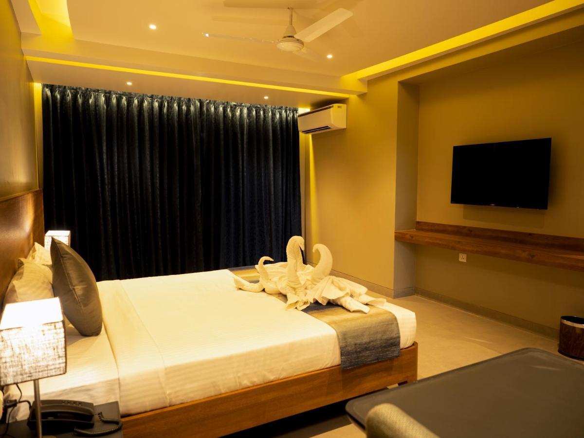 Cosmique Clarks Inn Suites Goa Madgaon Εξωτερικό φωτογραφία