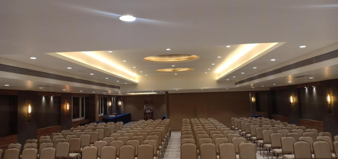 Cosmique Clarks Inn Suites Goa Madgaon Εξωτερικό φωτογραφία