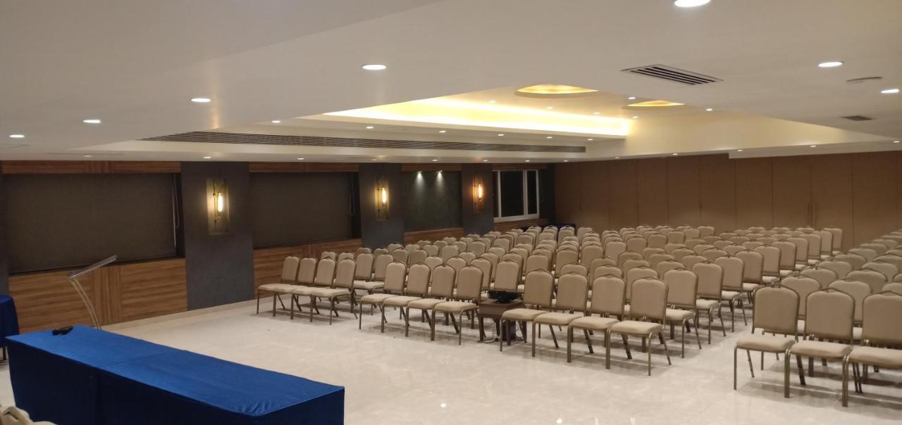 Cosmique Clarks Inn Suites Goa Madgaon Εξωτερικό φωτογραφία